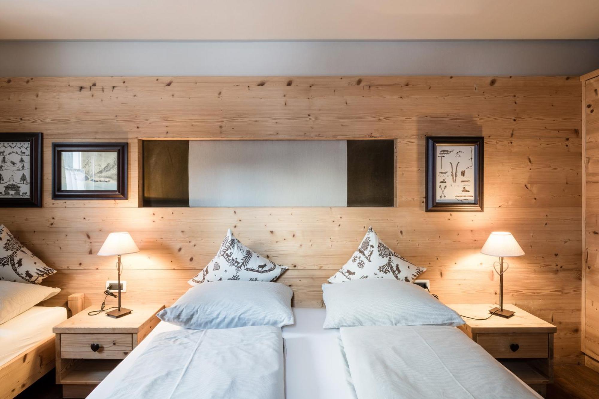 Nei Y Suredl Nevesole Aparthotel Corvara In Badia Phòng bức ảnh